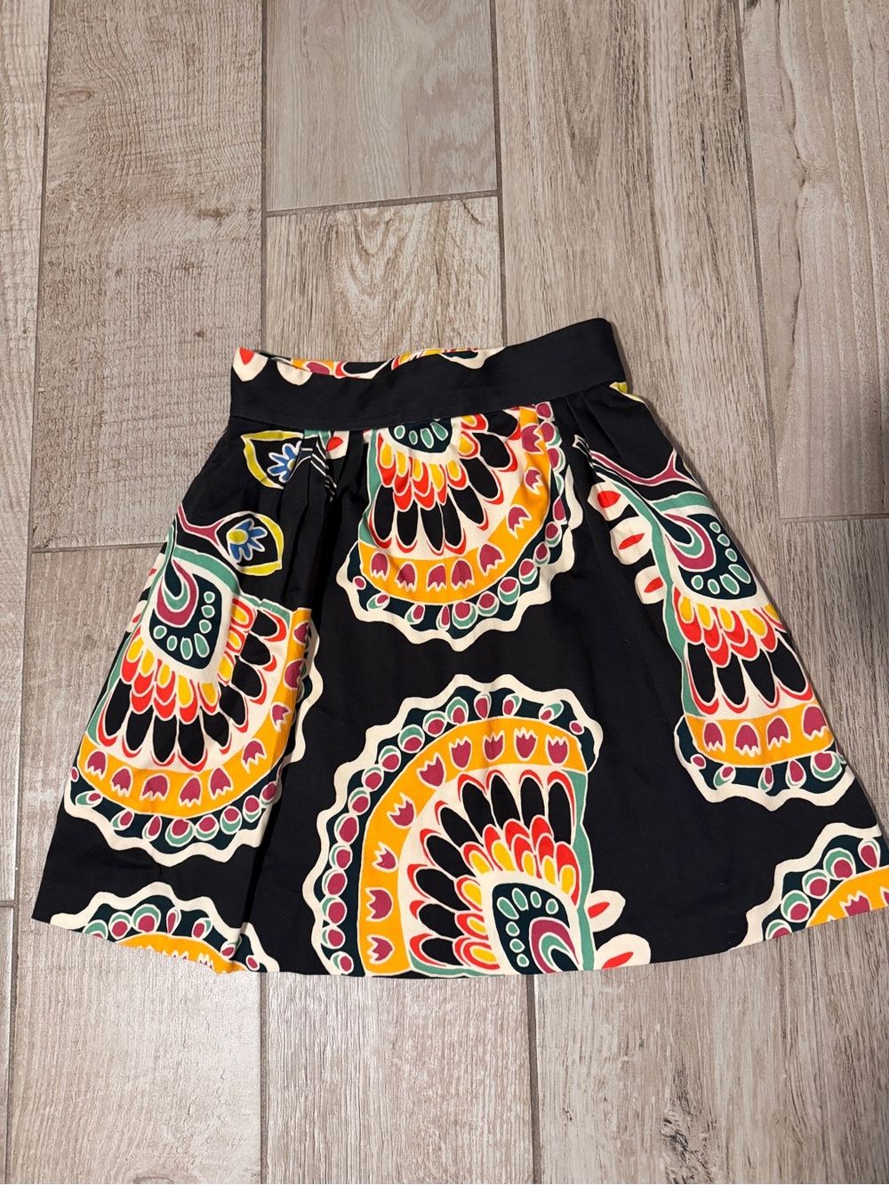 Max&Co Black Midi Skirt with Colorful Fan Print
